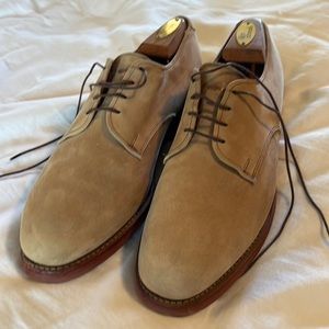 Mens AE bucks.  Trees included